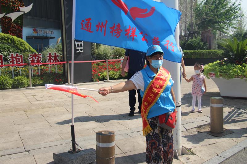 <strong>几把操逼</strong>